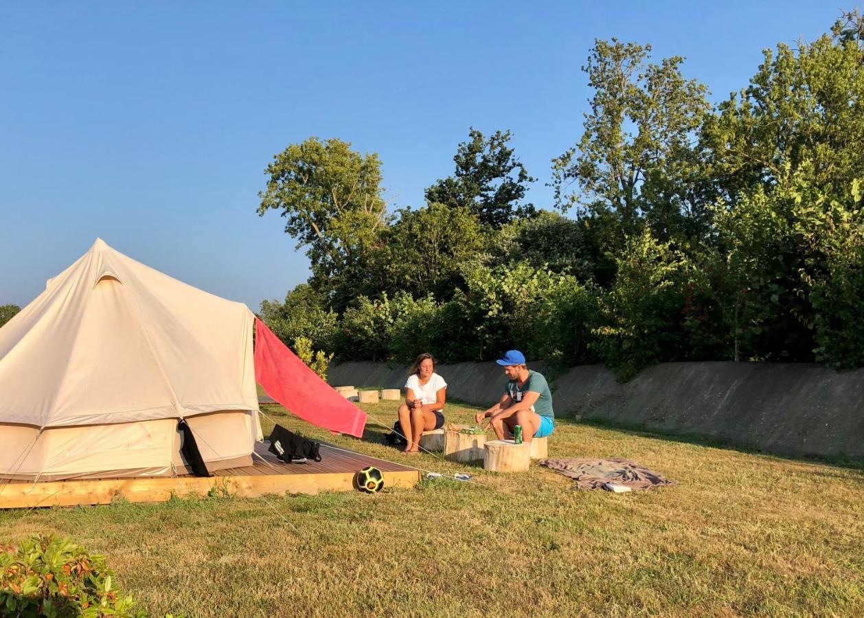 O2 Camping Longueville  Luaran gambar
